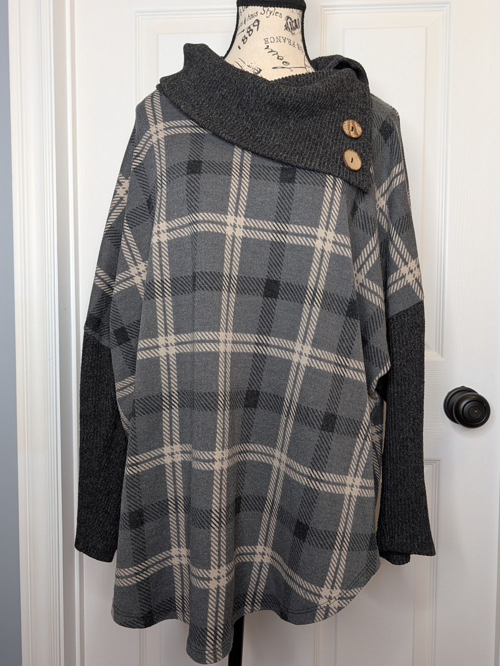 Eclipse Oversized Sweater Cowl Neck Button Detail Gray Cream Plaid Size XL